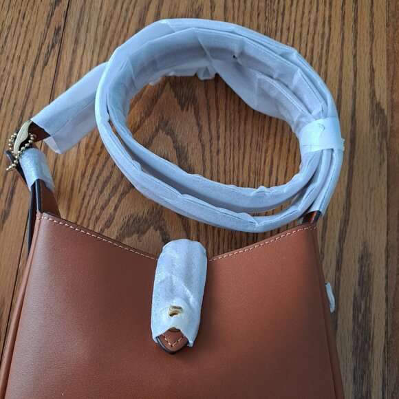 Coach Hadley Mini Tan Leather Crossbody Bag New Without Tags - Picture 3 of 8